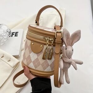 Chic Argyle Bucket Bag w/ Cute Matching Bunny Charm & Adjustable Strap - Khaki